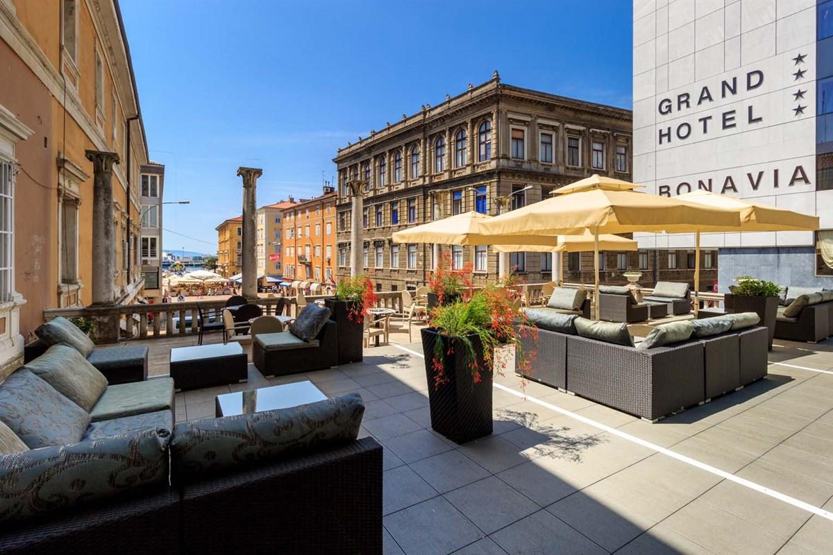 Grand Bonavia Hotel 4*