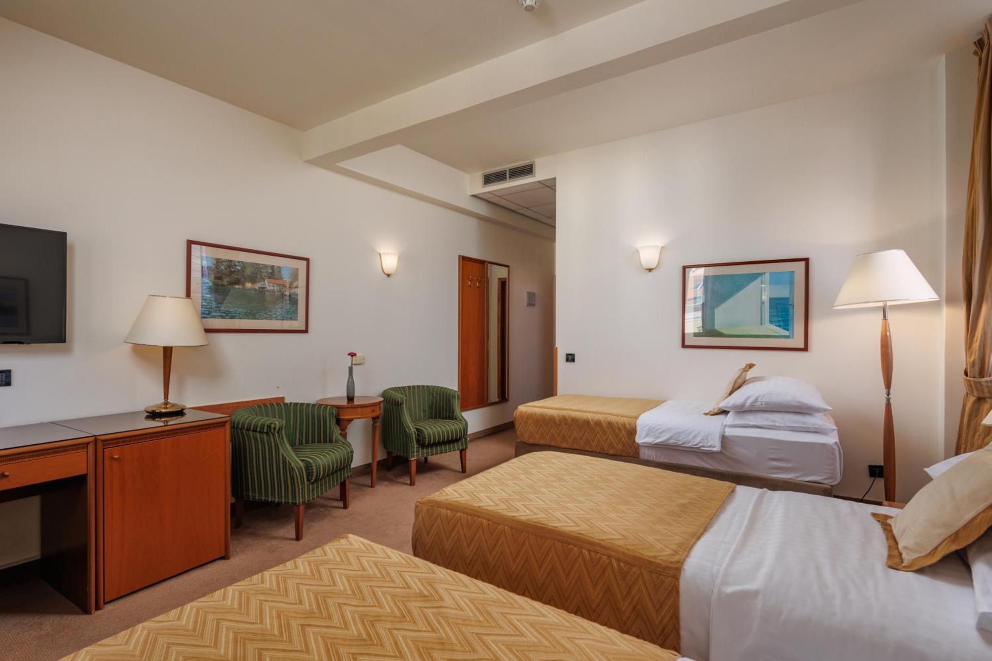 Hotel Grand Bonavia 4*