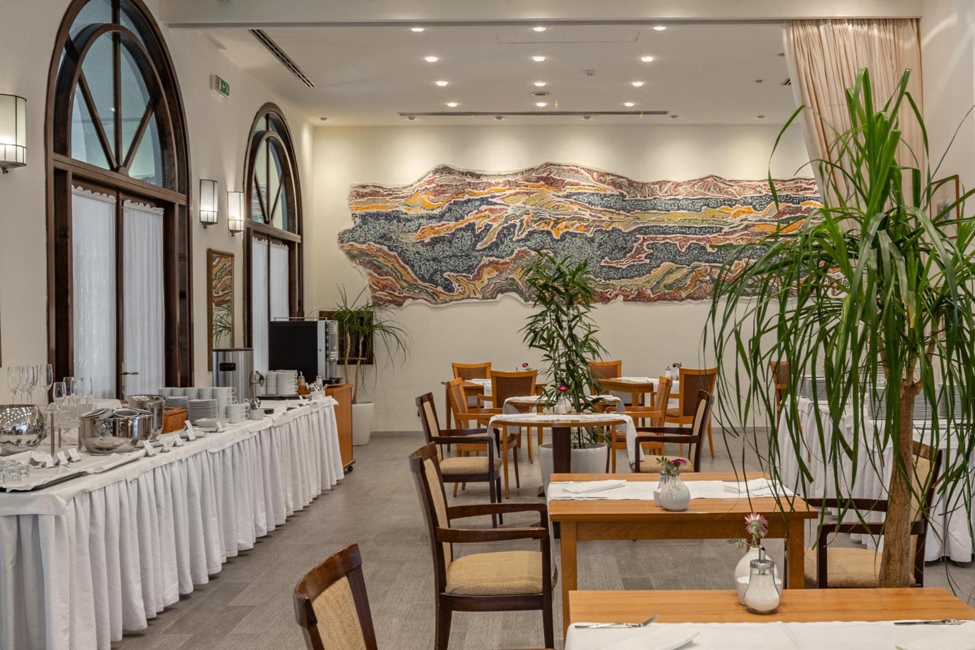 Grand Bonavia Hotel